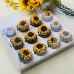 Cake Craft Company White Deluxe Crystal Transparent Cupcake Boxes - Holds 12 11 Cake Craft Company White Deluxe Crystal Transparent Cupcake Boxes - Holds 12 -Silikomart Store cake craft company white deluxe crystal transparent cupcake boxes holds 12 p18619 66545 image