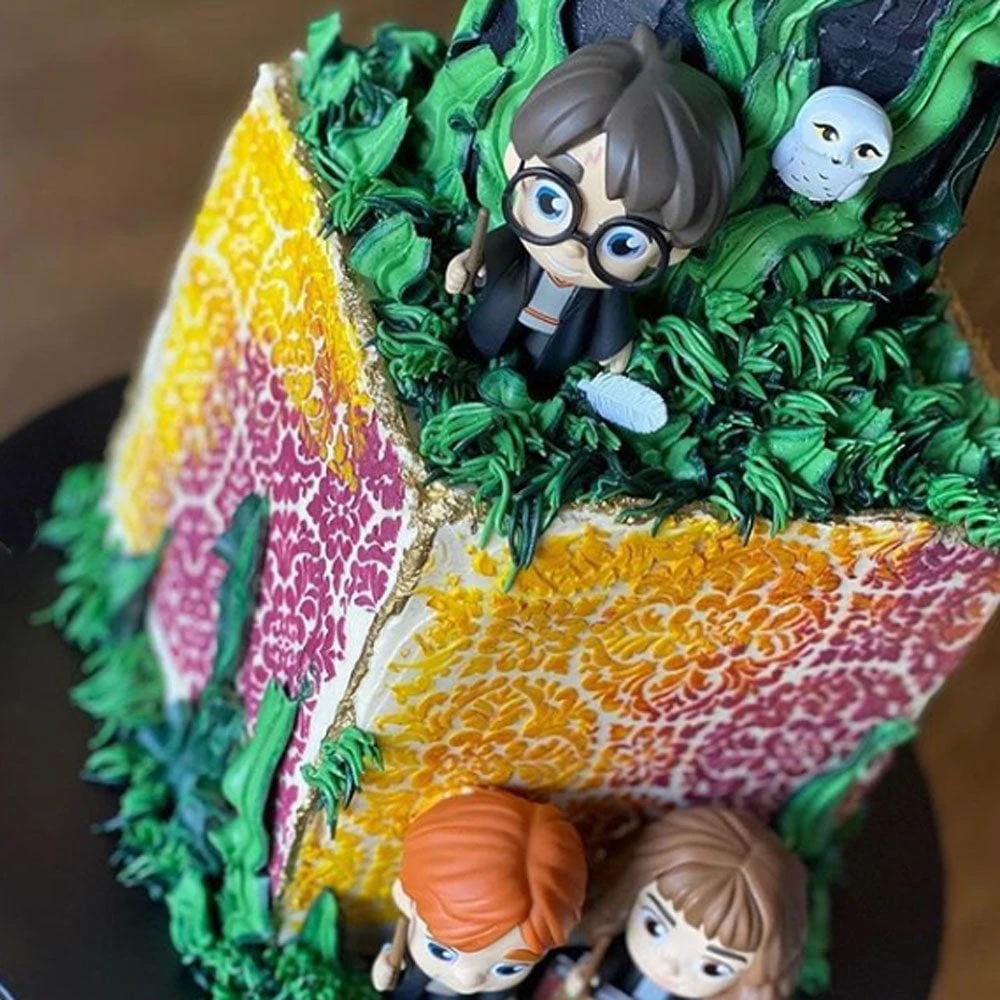 Caking It Up SCARLET - Cake Stencil By Karen Reeves 6 Caking It Up SCARLET - Cake Stencil By Karen Reeves - Image 6