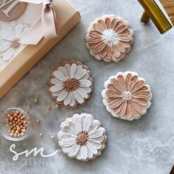 Sarah Maddison Small Daisy Stamp And Cutter